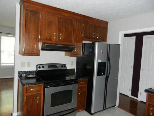 Building Photo - 3 bedroom in Hampton VA 23666