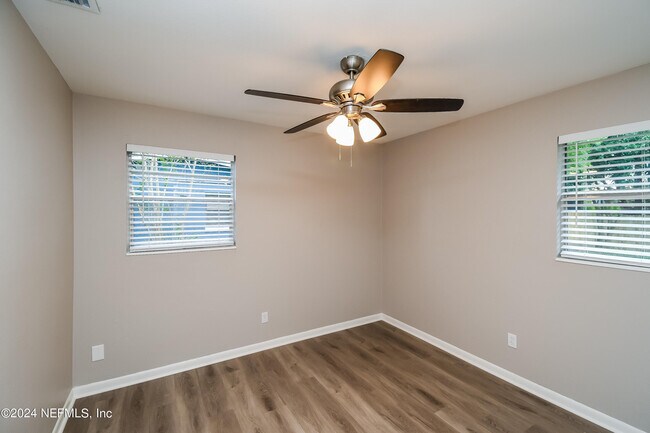 Building Photo - 2436 Lourdes Dr W