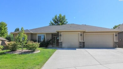 Building Photo - 4 Bed/2 Bath Home in Kennewick