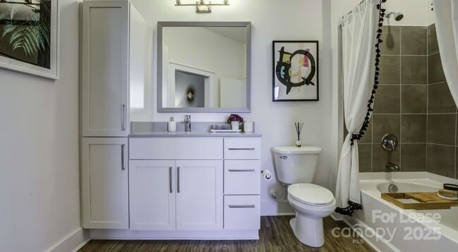 Building Photo - 650 E Brooklyn Vlg Ave