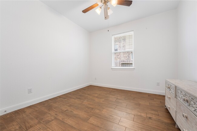 Building Photo - 2206 Hidden Meadow Ln