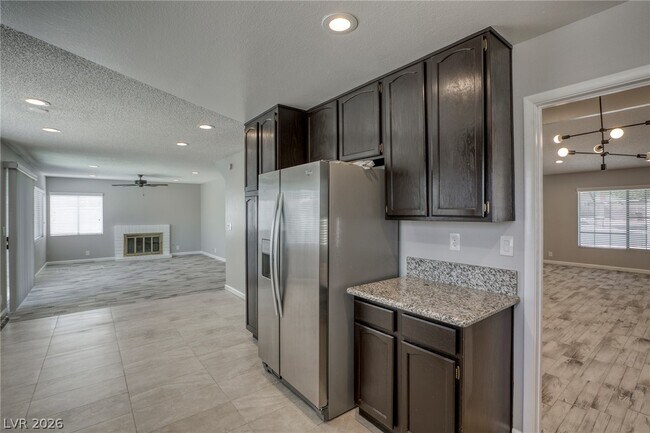 Building Photo - 2358 Belvedere Dr