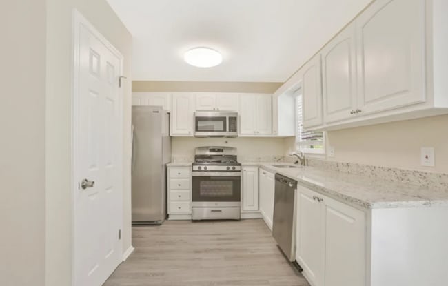 Building Photo - 107 Huntwood Dr