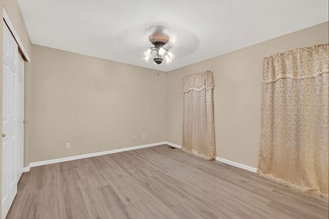 Building Photo - Stunning 4,166 Sq. Ft. Home in Westridge Oaks – Upgraded Throughout!