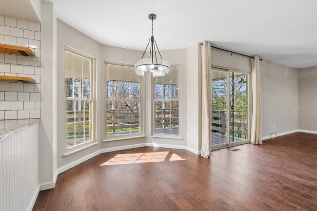 Building Photo - *RESERVED - Contact Us to Submit A Backup App!* Fully Renovated 4BR/2.5BA Gem in Sought-After Ben...