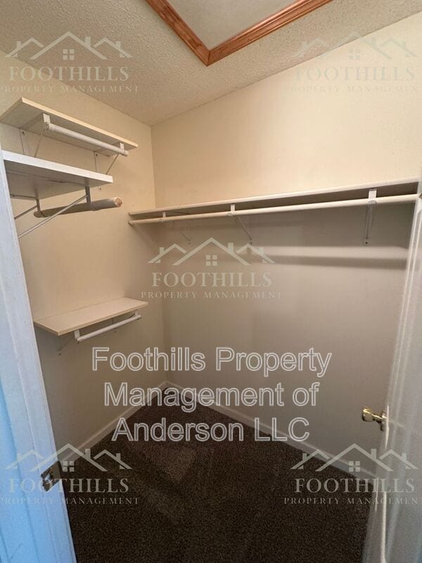 Building Photo - 1419 Oak Hill Dr