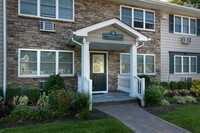 Building Photo - 174 Rollstone Ave
