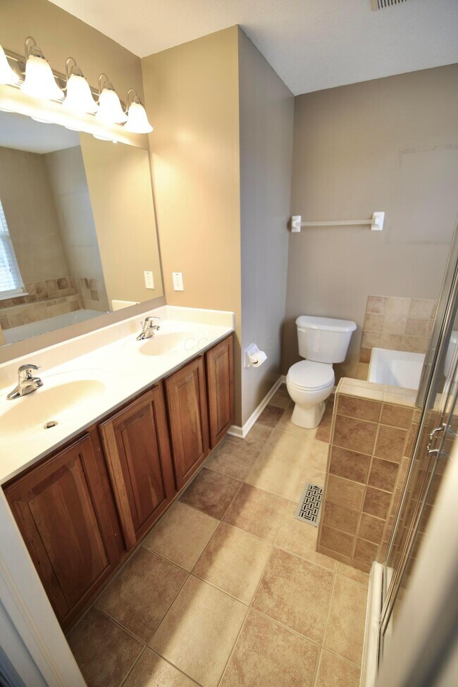 Building Photo - 7543 Ashley Meadow Dr