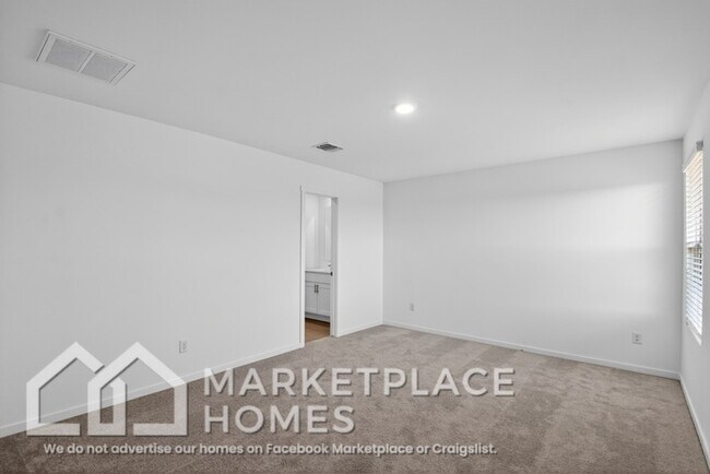 Building Photo - 9721 NW 124th St