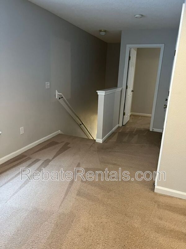 Building Photo - 824 Black Cherry Dr S