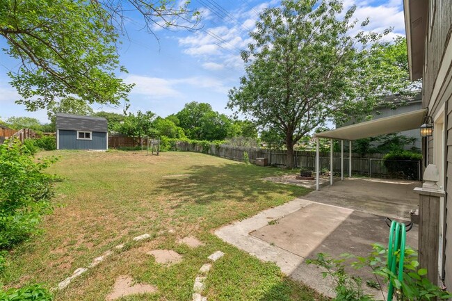 Building Photo - 1016 Peggotty Pl