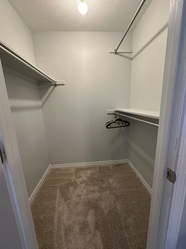 Building Photo - Come take a look at this 3-bedroom 2-bath home on the West side of Russellville.