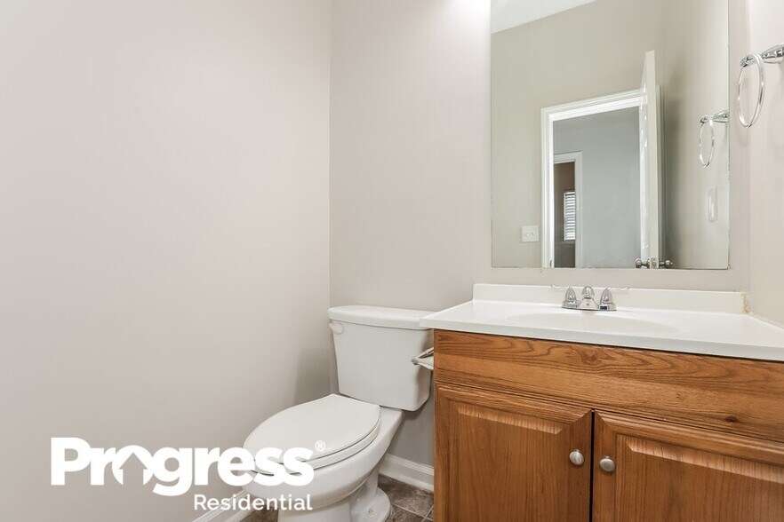 Building Photo - 5548 Glen Ridge Bend