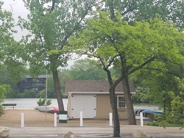 Building Photo - 5820 Oakwood Dr