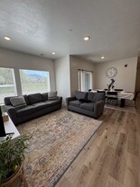 Building Photo - 3120 S 200 W