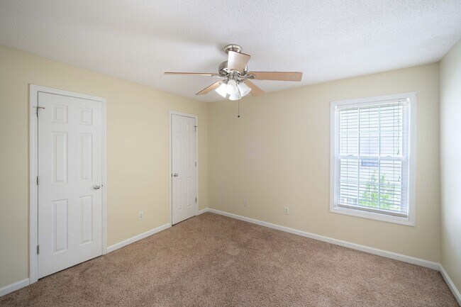 Building Photo - 3Bd/2.5Ba Home in South Fulton with Easy Access to Airport!