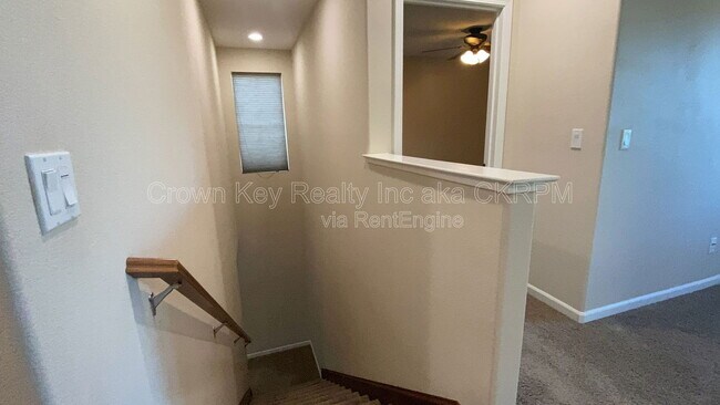 Building Photo - 172 W Viola St