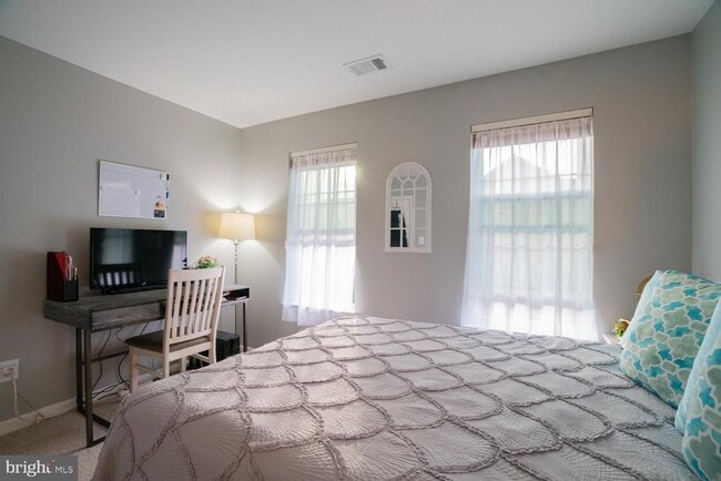 Building Photo - 4777 Thornbury Dr
