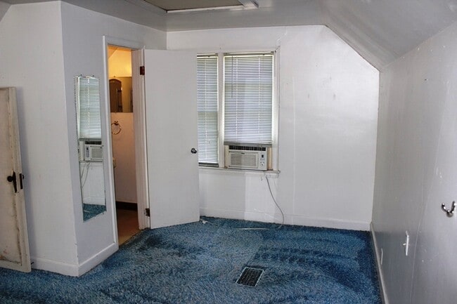 Building Photo - NEXT TO KSU!!!