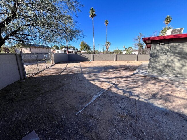 Building Photo - 7130 E 30th St