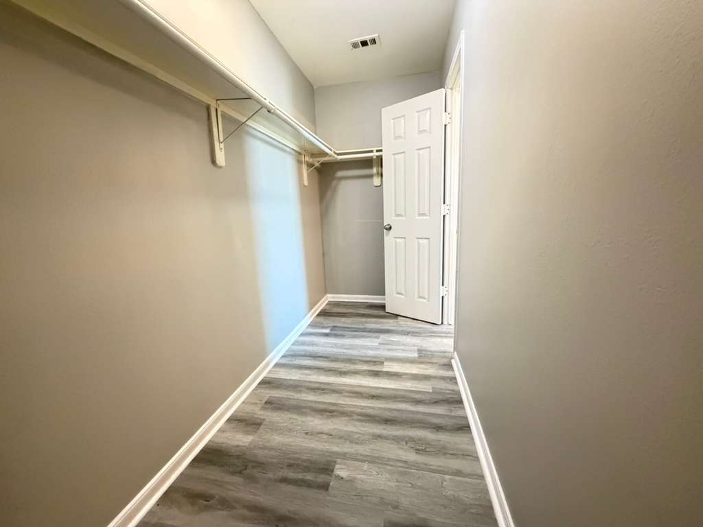 Building Photo - 6427 Waldron Dr