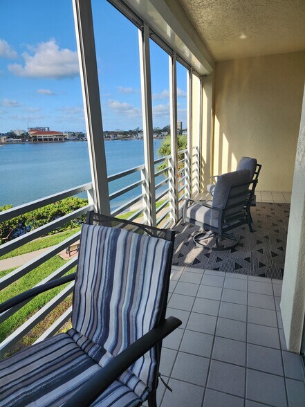 Building Photo - 7882 Sailboat Key Blvd S