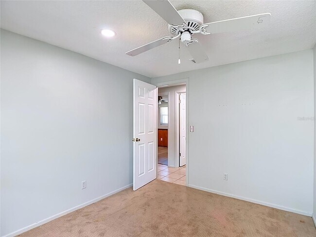 Building Photo - 7916 Woodgrove Cir