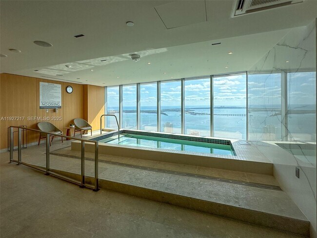 Building Photo - 300 Biscayne Blvd Way