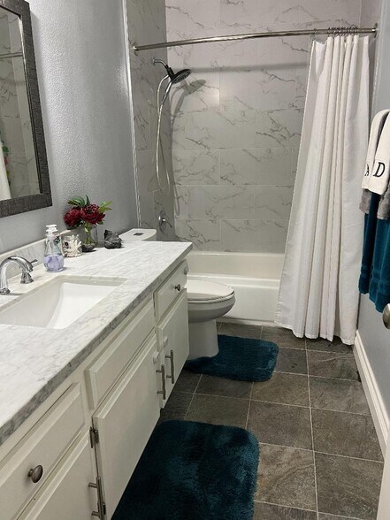 Building Photo - 6034 E Cadbury Dr