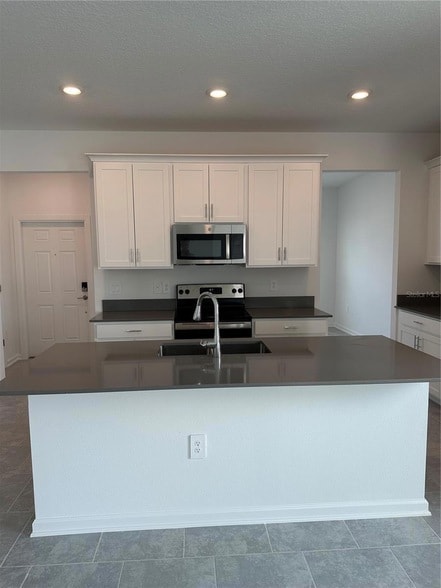 Building Photo - 2525 Relaxing Ln