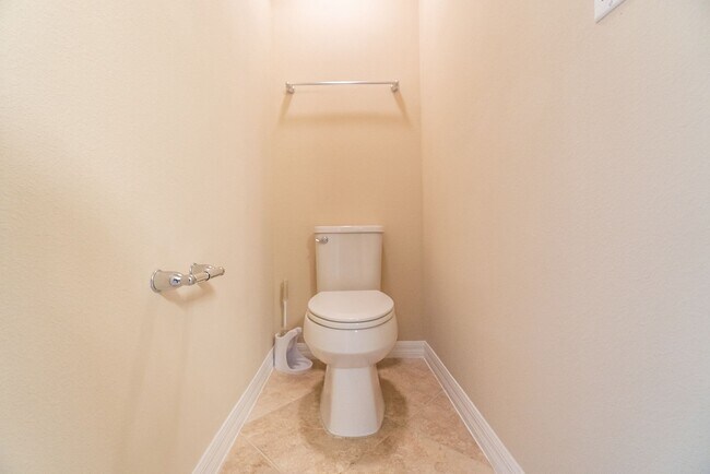 Building Photo - Beautiful Energy Efficient 3/2.5 Townhome ...