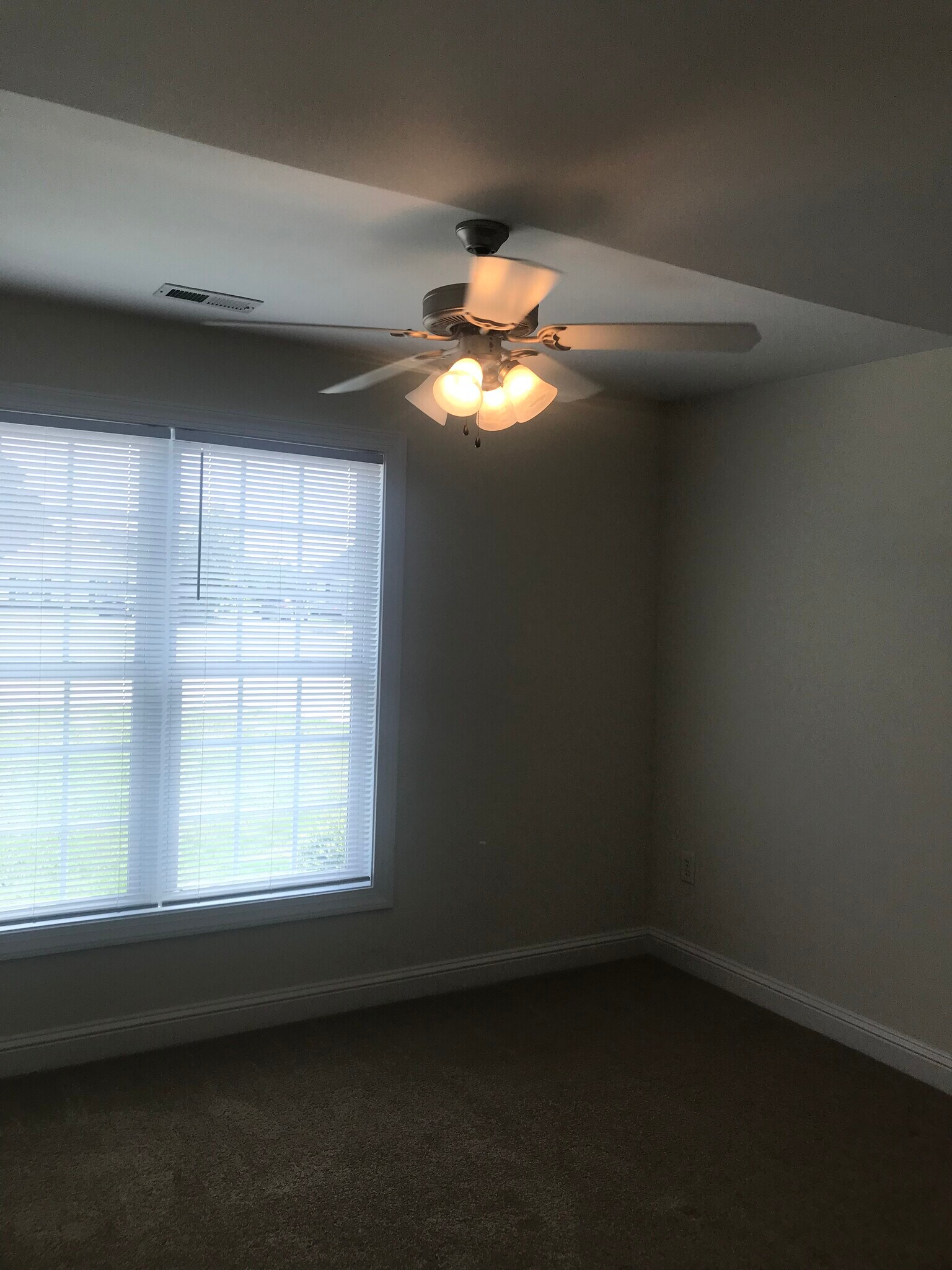 Building Photo - 1120 Crescent Meadows Dr