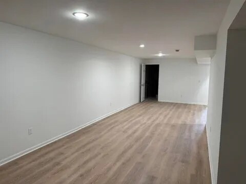 Building Photo - 400 7th St