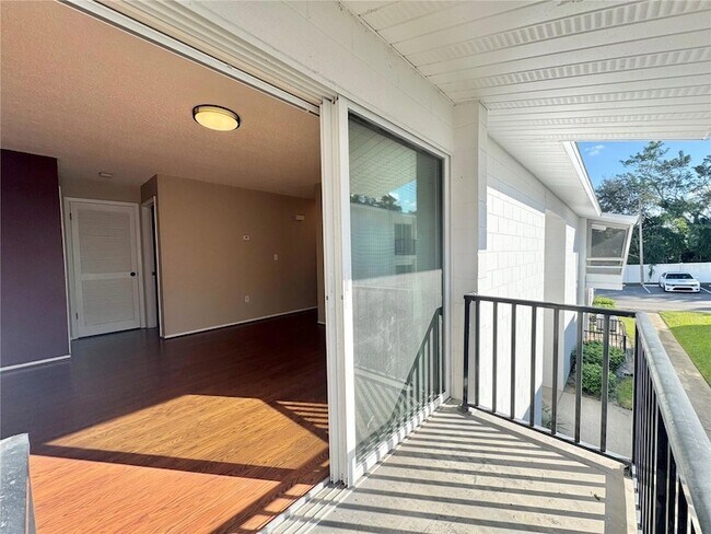 Building Photo - 1550 11th St NE