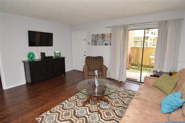 Building Photo - 8718 Mallard Reserve Dr