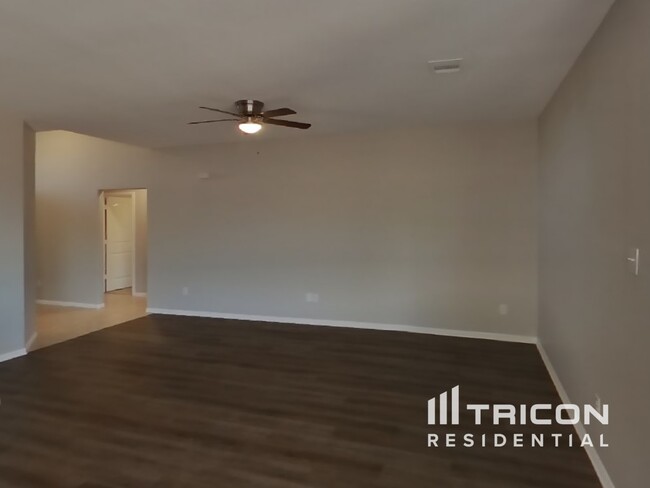 Building Photo - 809 Walls Blvd