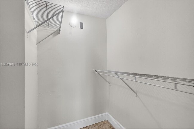 Building Photo - 1020 94th St