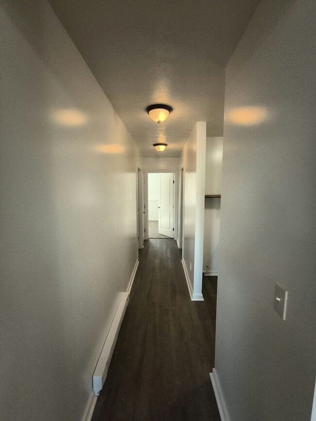 Building Photo - 428 Cross St