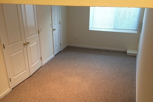 Building Photo - 42 Dunwood Rd