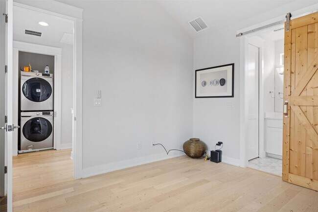 Building Photo - 4502 Banister Ln