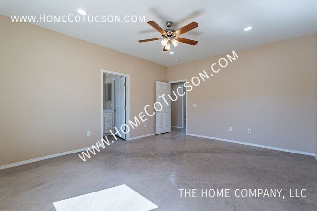 Building Photo - 5704 E Hermans Rd