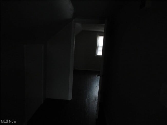 Building Photo - 18712 Parkmount Ave