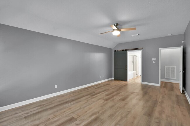 Building Photo - 84 Oak Grove Ln