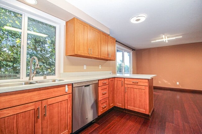 Building Photo - 17630 17th Dr SE