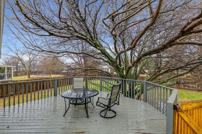 Building Photo - Nicely updated single family home in North...