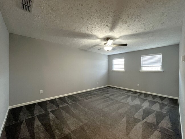 Building Photo - Immaculate 3 Bedroom 3 Bath Townhome in Smyrna!