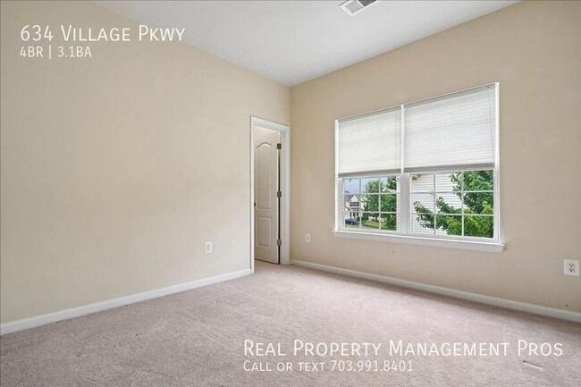 Building Photo - 634 Village Pkwy