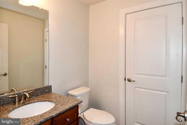 Building Photo - 409 Hydrangea Place
