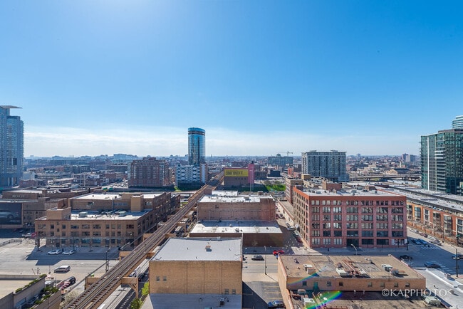 Building Photo - 200 N Jefferson St
