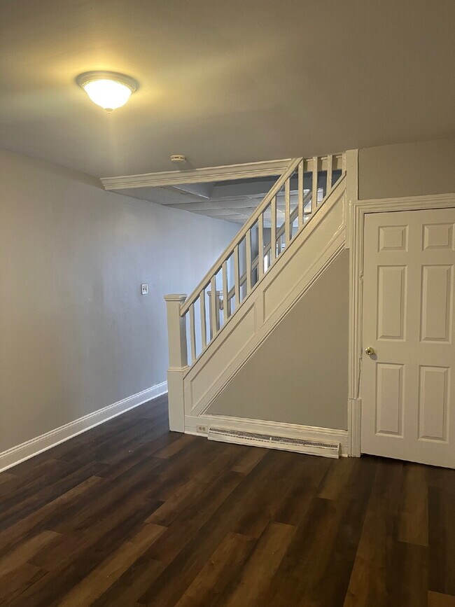 Building Photo - 1210 Anderson St